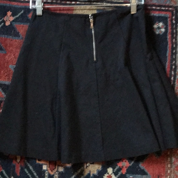 GAP black A-line skirt - Picture 3 of 3